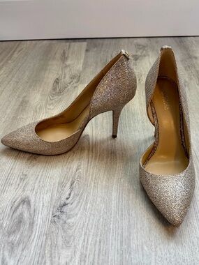 Michael Kors - Glitter/ Champagne Pointed-Toe Stiletto Pulps/Heels - size 6.5